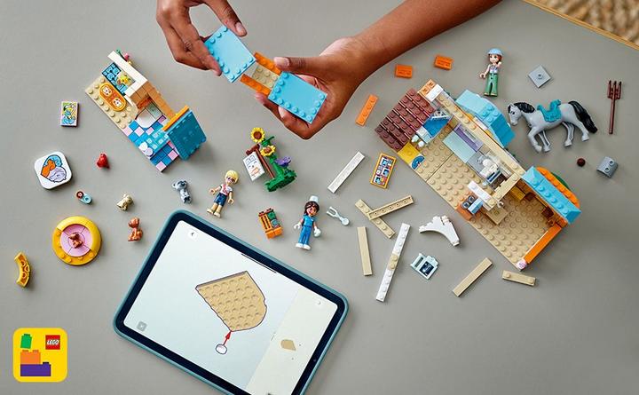 Actual product image LEGO Tierarztpraxis für Pferde und Haustiere (42651, LEGO Friends)
