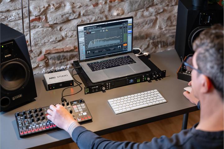 Produktbild IK Multimedia ARC Studio (USB)