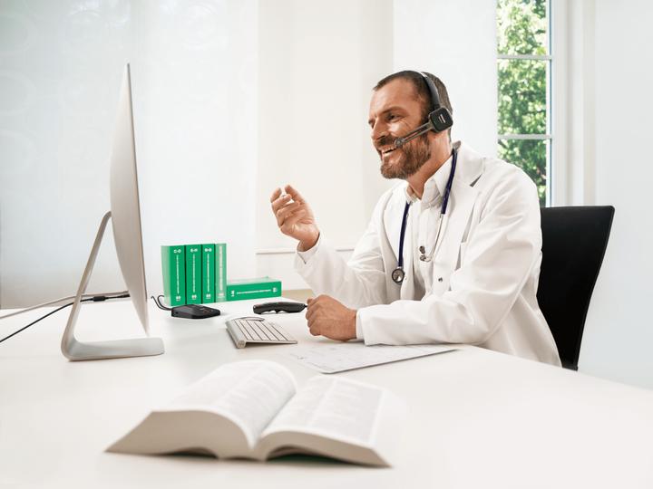 Produktbild Philips SpeechOne Diktier-Headset (drahtlos) ohne Fernbedienung (PSM6300) (8 GB)