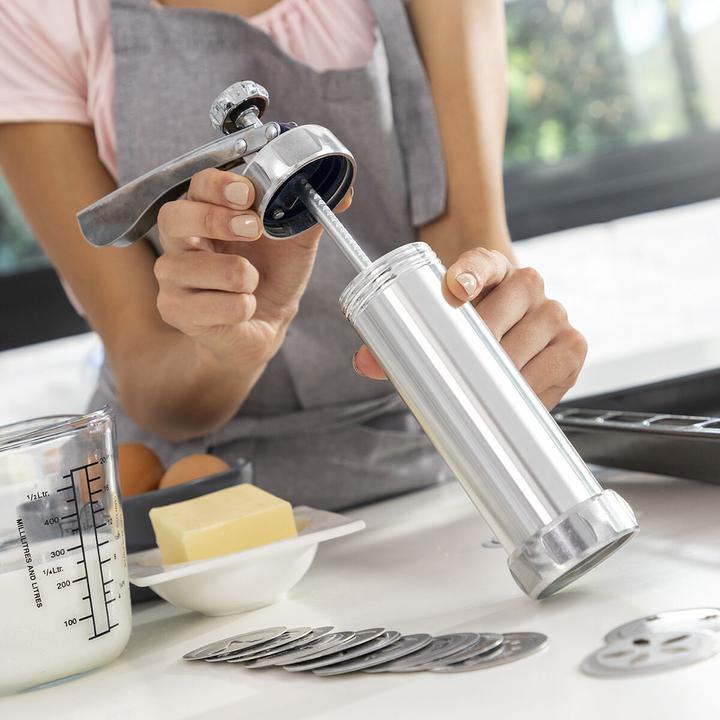 Actual product image InnovaGoods Biscuit dough dispenser and spray gun - 4 nozzles (Biscuit press)