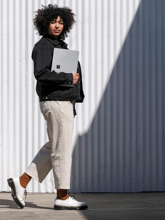 Produktbild Microsoft Surface Laptop Studio (14.40", Intel Core i5-11300H, 16 GB, 256 GB, DE)