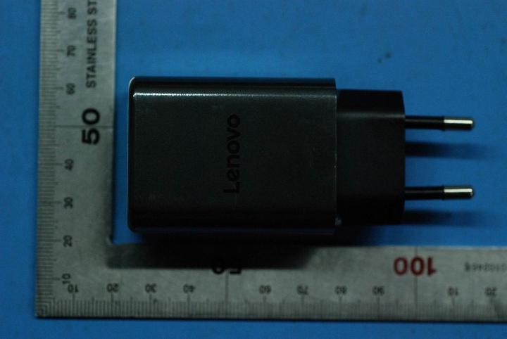 Produktbild Lenovo AC ADPTR PLUMCOT 5V/9VV 3A
