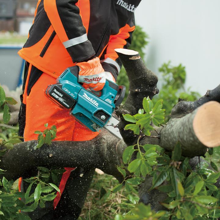 Actual product image Makita DUC306ZB (Battery chain saw)