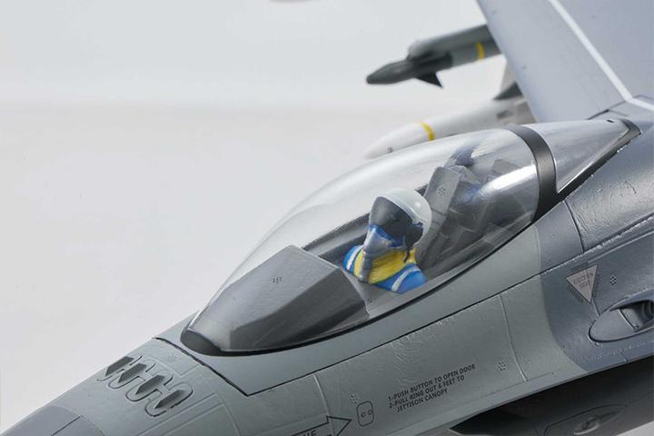 Image du produit FMS F16 EDF 64 PNP grau - 74 cm (Avion à réaction)