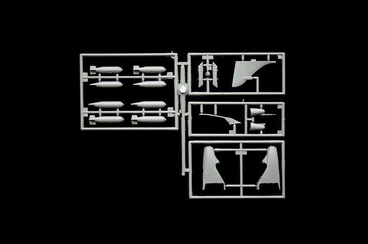 Actual product image Italeri 1:72 Harrier GR.3 Falklands War