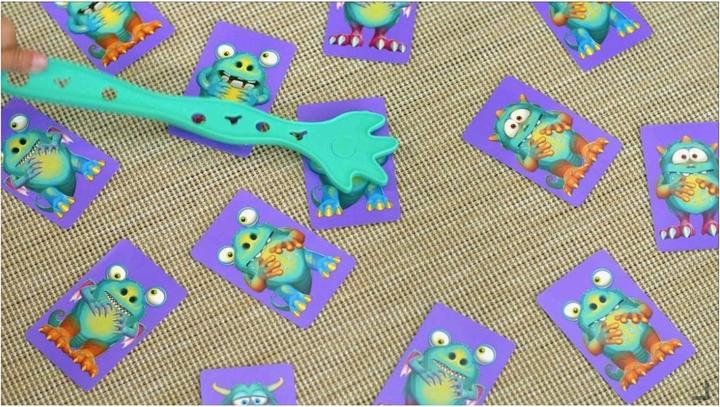 Actual product image Schmidt Spiele Monster Hunter (German)