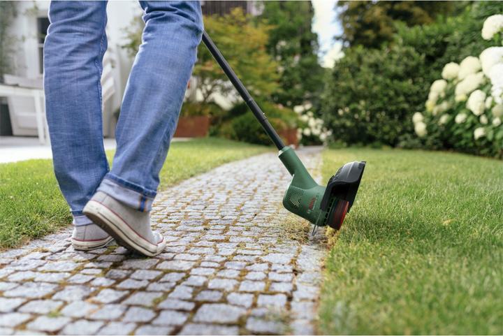 Actual product image Bosch Home & Garden Easy GrassCut 18V-26 (Plastic knives)