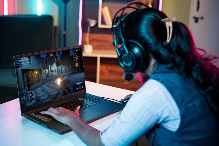Produktbild ASUS Vivobook Pro 15 OLED N6506CU-MA040WS (90NB15E3-M002H0) (15.60", 24 GB, 1000 GB, Eng. Int.)
