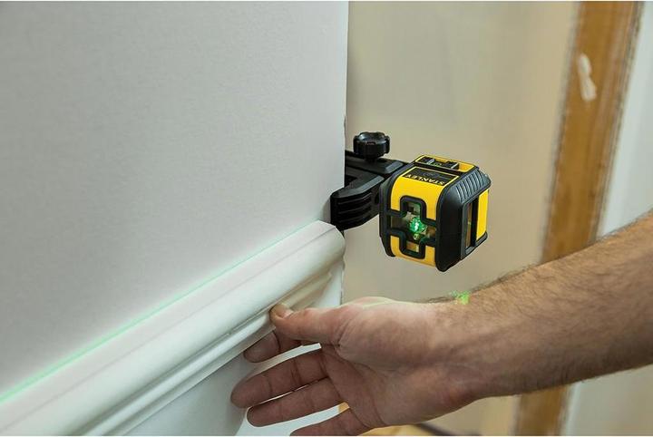 Actual product image Black & Decker Compact cross and line laser