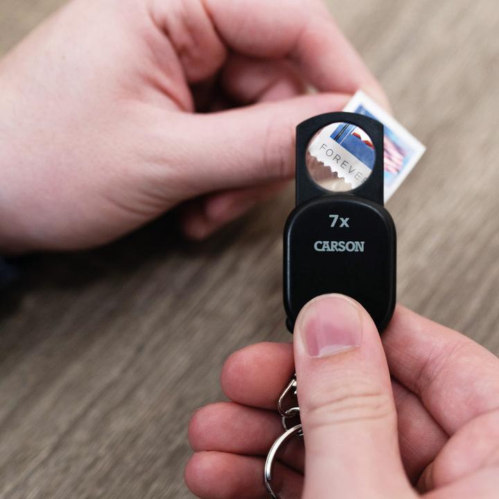 Produktbild Carson Pop-Up Schlüsselanhänger-Lupe