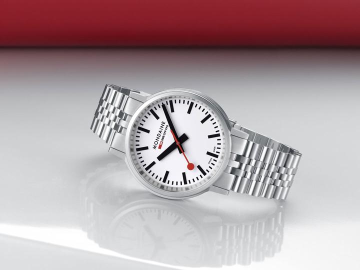 Produktbild Mondaine MST.4101B.SJ Stop2go Horloge - Stationsklok - Saffierglas - Staal - Zilver - 41 mm breed - Quartz - (Swiss Made, 41 mm)