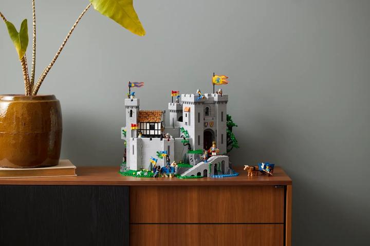 Produktbild LEGO Burg der Löwenritter (10305, LEGO Seltene Sets, LEGO Icons)