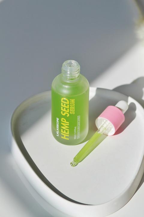 Image du produit Lala Recipe Sérum apaisant aux graines de chanvre (30 ml, Huile visage)