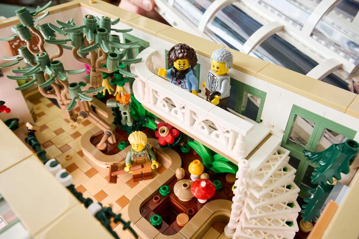 Immagine prodotto LEGO Il giardino botanico (21353, LEGO Ideas, Set LEGO rari)