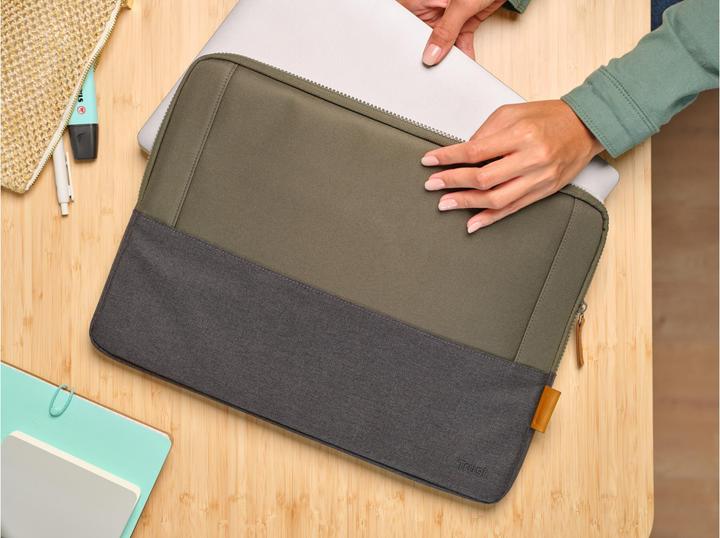 Actual product image Trust Lisboa 16in Laptop Sleeve Green (16", Universal)