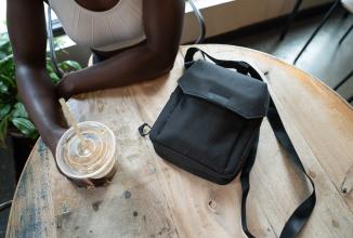 Image du produit Wandrd X1 Cross Body Bag Large Zwart (Sac à bandoulière pour appareil photo, 1.60 l)