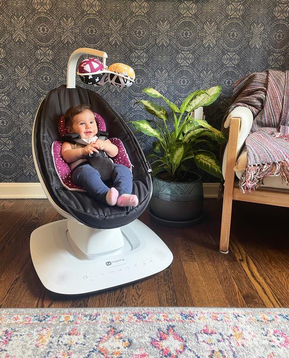 Actual product image 4moms Newborn insert for mamaRoo 5 plush berry