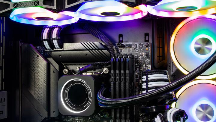 Produktbild Captiva I67-333 (Intel Core i9-12900KF, 64 GB, 2000 GB, GeForce RTX 3090)