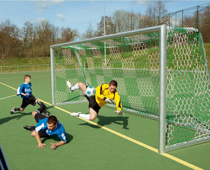 Actual product image Sport-Thieme Knotless youth soccer goal nets with checkerboard pattern