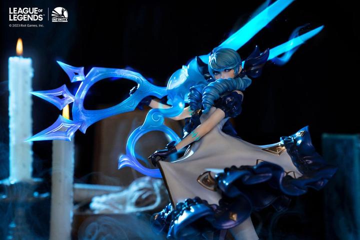 Image du produit Infinity Studios League of Legends "The Hallowed Seamstress - Gwen" Statue 1/6