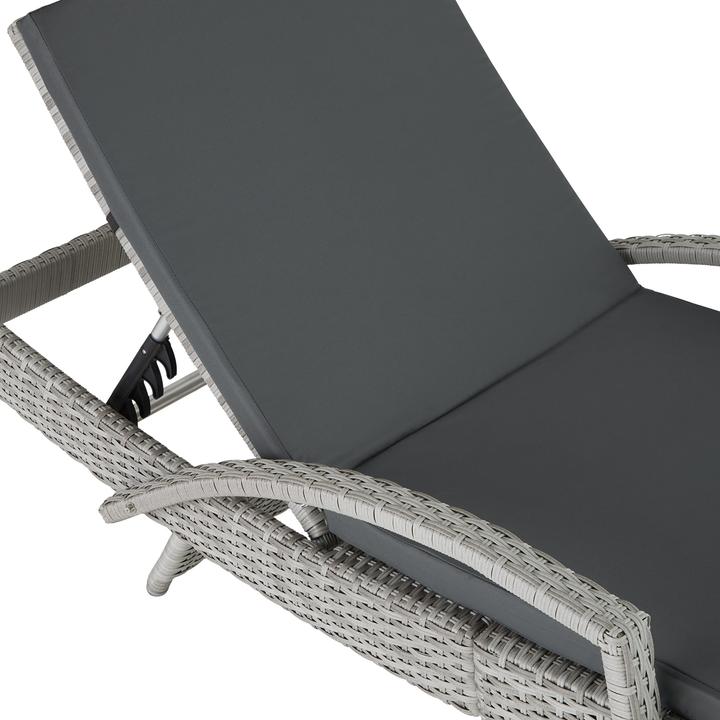 Actual product image tectake Sun lounger Océane rattan (190 cm)