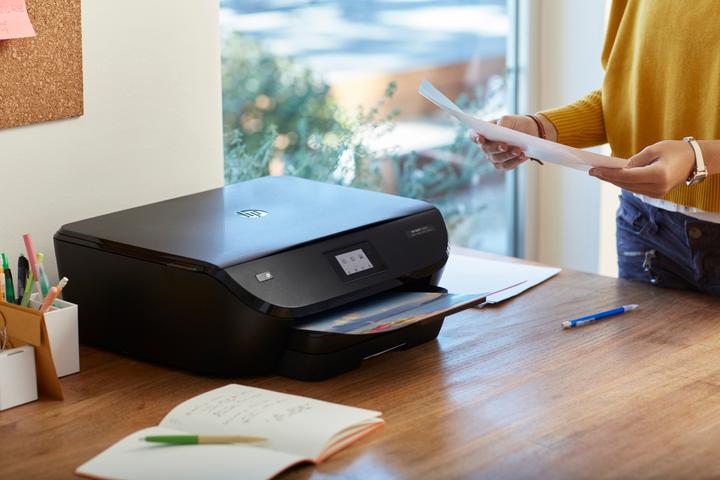 Produktbild HP Envy 5545 All-in-One - Multifunktionsdrucker - Farbe - Tintenstrahl - 216 x 297 (Tintenpatrone, Farbe)
