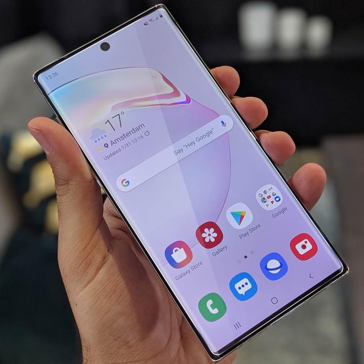 Actual product image Avizar Glass with liquid glue and UV light (1 Piece, Samsung Galaxy Note 10 Plus)