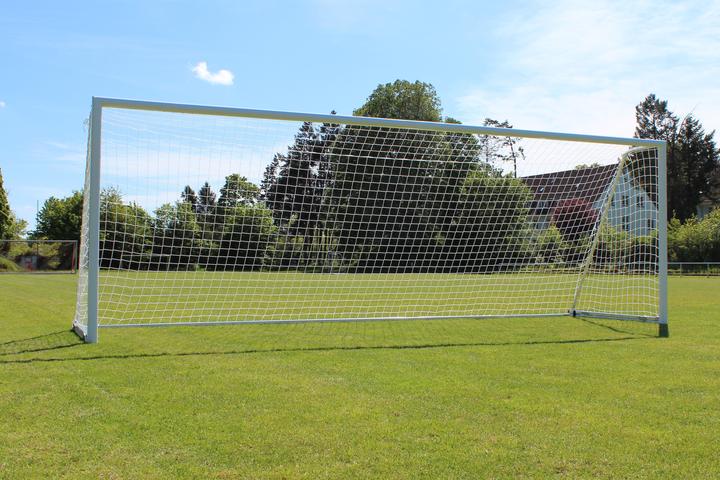 Sport-Thieme Large field soccer goal with folding net hoop and ground frame