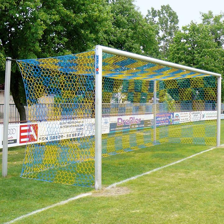 Produktbild Sport-Thieme Alu-Fussballtor 7,32x2,44 m, in Bodenhülsen stehend mit freier Netzaufhängung