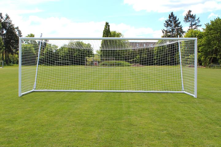 Sport-Thieme Stadion-Grossfeldtor 7,32x2,44m, Weiss, freistehend, mit freier Netzaufhängung und SimplyFix