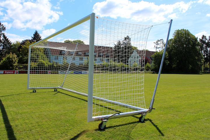 Produktbild Sport-Thieme Stadion-Grossfeldtor 7,32x2,44m, Weiss, freistehend, mit freier Netzaufhängung und SimplyFix