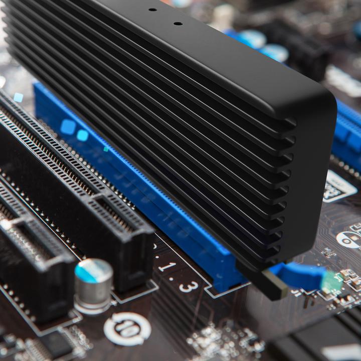 Produktbild CSL PCIe Karte, Erweiterungskarte für M.2 Key-M SSDs, NVMe Standard, SSD Adapterkarte, PCIe x4 oder x16