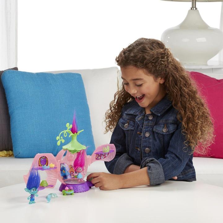 Actual product image Hasbro Troll city coronation hall
