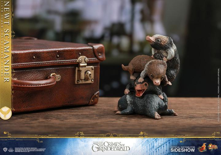Produktbild Hot Toys Phantastische Tierwesen 2 “Newt Scamander” 1/6 Scale Figur