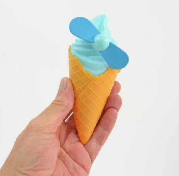 Produktbild Kögler Mini Handventilator in Eiscreme Form, in Farben blau oder pink