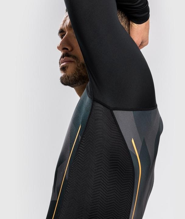 Actual product image Venum Razor Rashguard Long Sleeves - Black/Gold - XL (XL)