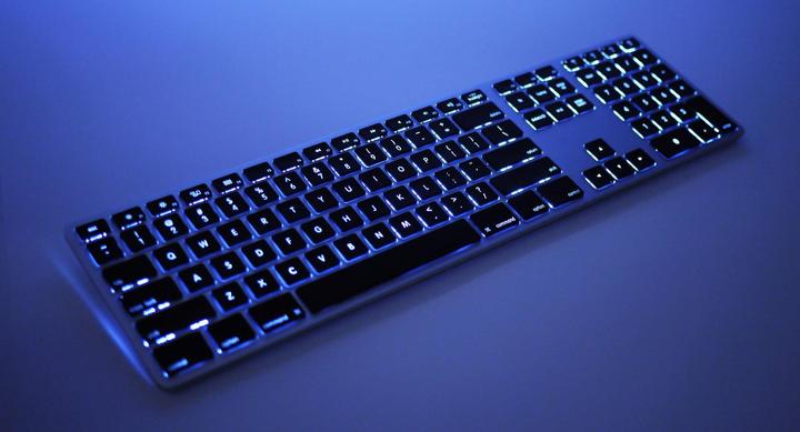 Produktbild Matias aluminum Mac bluetooth backlight Space Gray (Eng. Int., Kabellos)