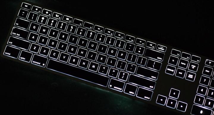 Produktbild Matias aluminum Mac bluetooth backlight Space Gray (Eng. Int., Kabellos)