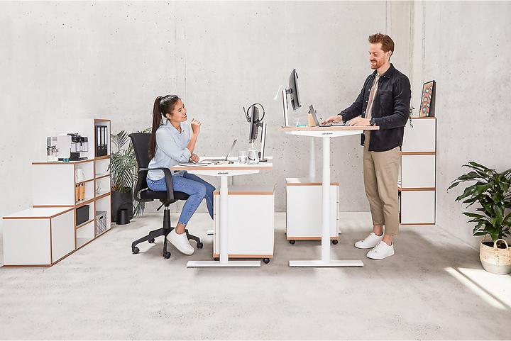 Produktbild Novigami Schreibtisch elektrisch höhenverstellbar Josi | Stehpult | BxT 1600 x 800 mm | Gestell Schwarz | Oka
