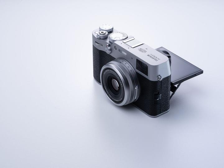 Produktbild Fujifilm X100V (23 mm, 26.10 Mpx, APS-C / DX)
