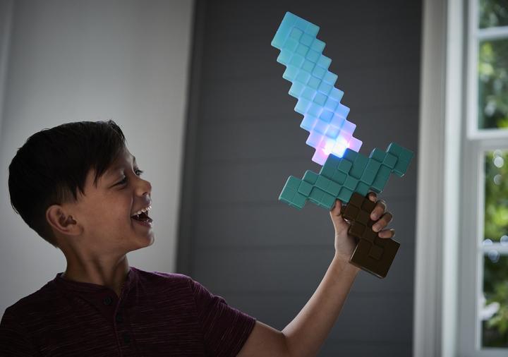 Immagine prodotto Mattel Spada 40cm Sonore Minecraft