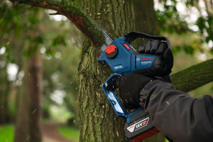 Produktbild Bosch Professional Bosch GKE 18V-15 Akku-Astsäge (Akku Kettensäge)