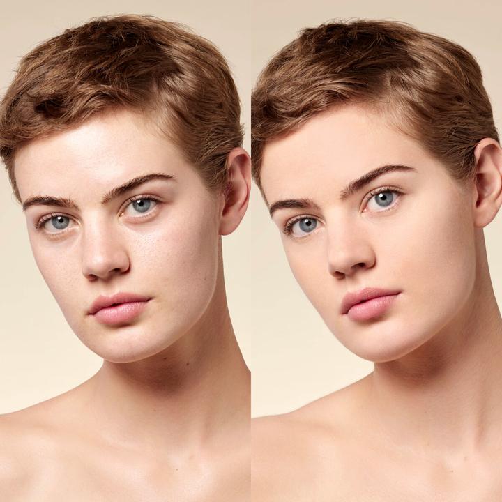 Actual product image Givenchy Prisme Libre Matte Foundation 3-C240 (C240)