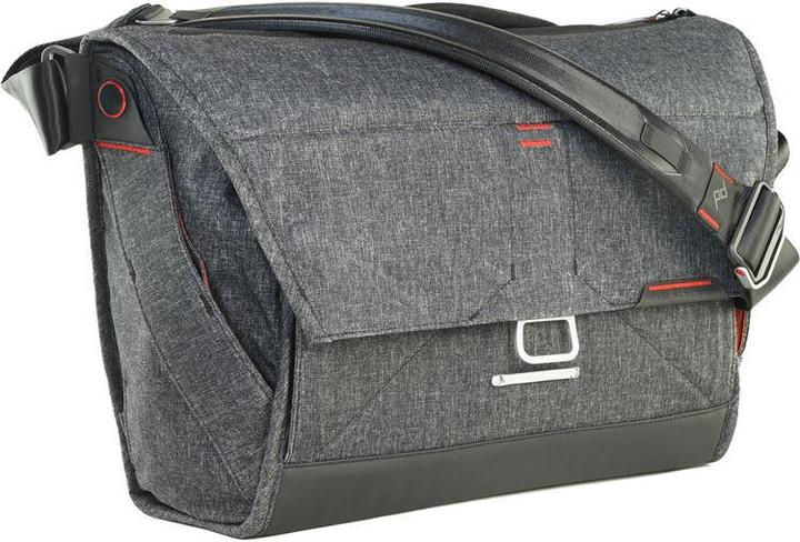 Actual product image Peak Design Everyday Messenger 15" Charcoal (Camera shoulder bag)