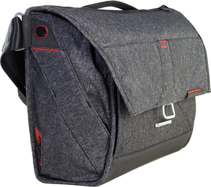 Actual product image Peak Design Everyday Messenger 15" Charcoal (Camera shoulder bag)