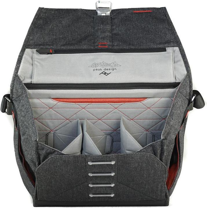 Actual product image Peak Design Everyday Messenger 15" Charcoal (Camera shoulder bag)