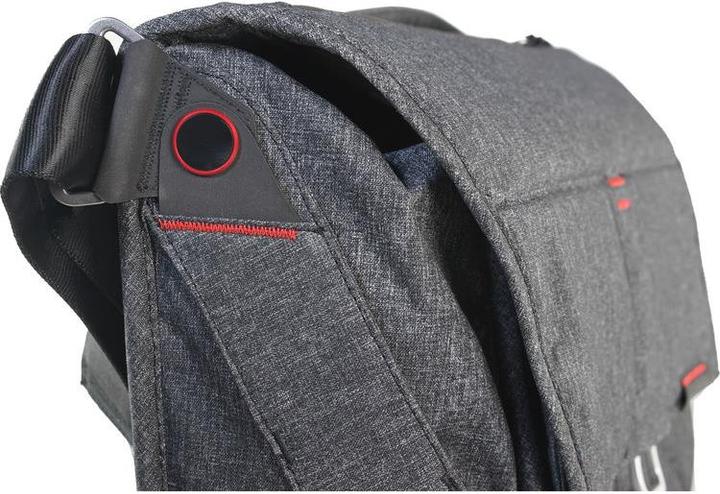 Actual product image Peak Design Everyday Messenger 15" Charcoal (Camera shoulder bag)