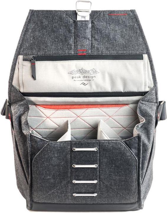 Actual product image Peak Design Everyday Messenger 13" Charcoal (Camera shoulder bag)
