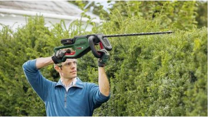 Image du produit Bosch Home & Garden Taille-haie sans fil 18V UniversalHedgeCut 18-55 (Taille-haies sans fil)