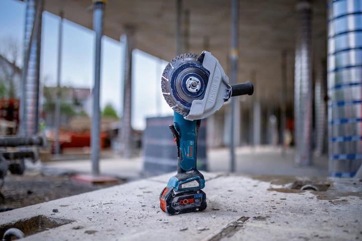 Actual product image Bosch Professional GWS 18V-180 P (180 mm)